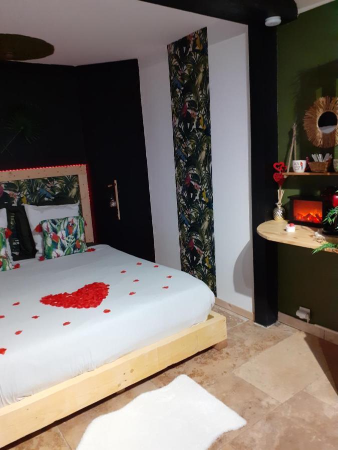 La Chambre Des Songes Saze  Extérieur photo